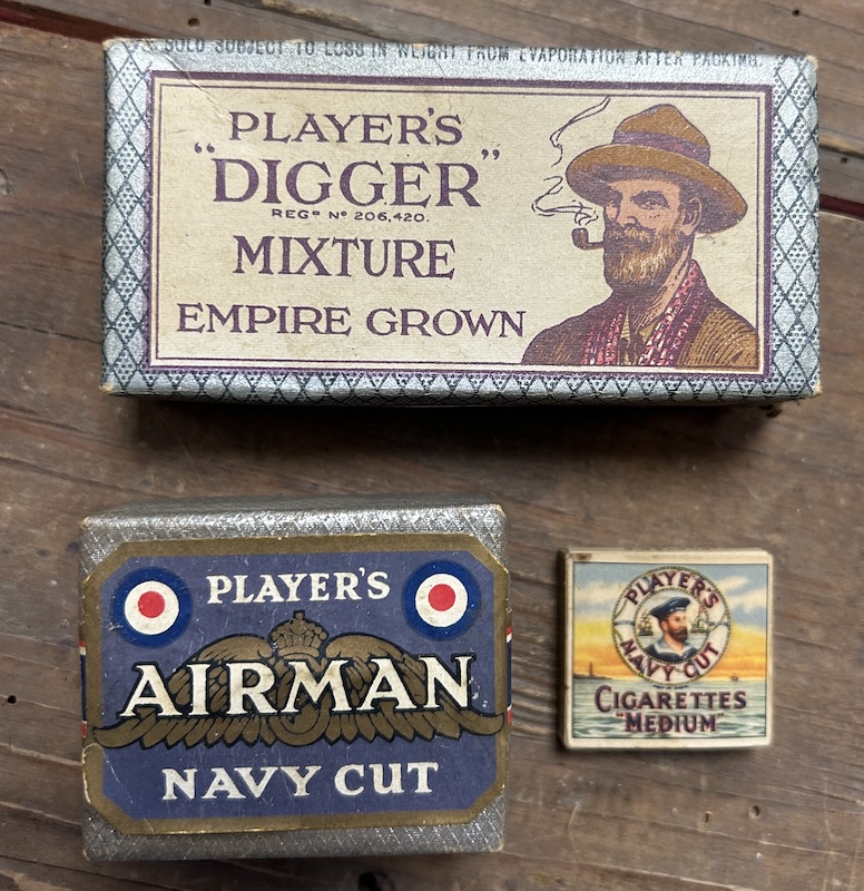 3 PAQUETS DE CIGARETTES DE PRÉSENTATION "DUMMY PACKET"